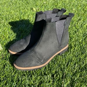 Toms Water Resistant Black Leather Women's Boots